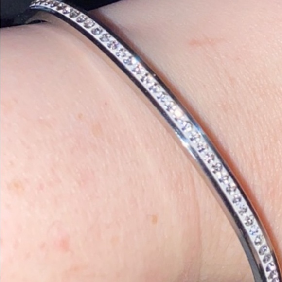 Stainless steel bangle with 1 row of crystals brand new never worn - Picture 2 of 7
